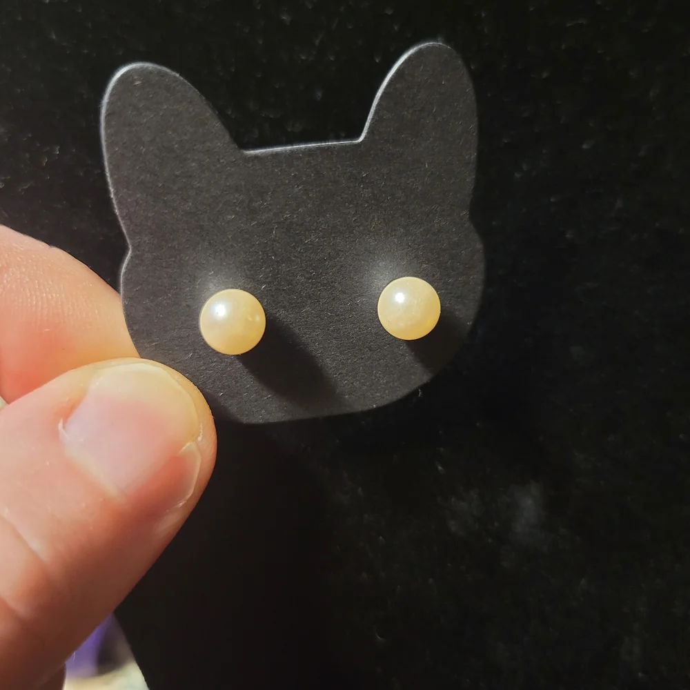 Faux Pearl Vintage Peirced Earring Studs Some Wear Visible Metal Backing